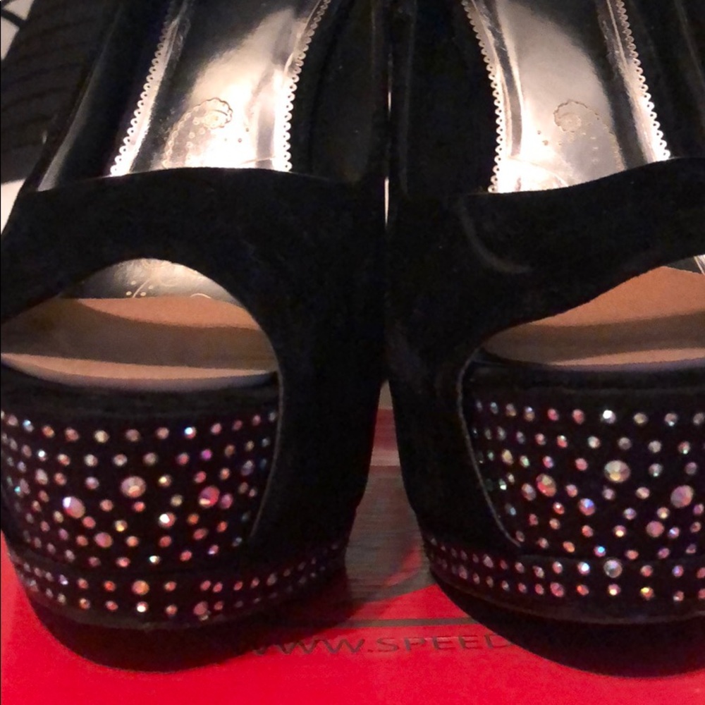 High Heels - Picture 3 of 3